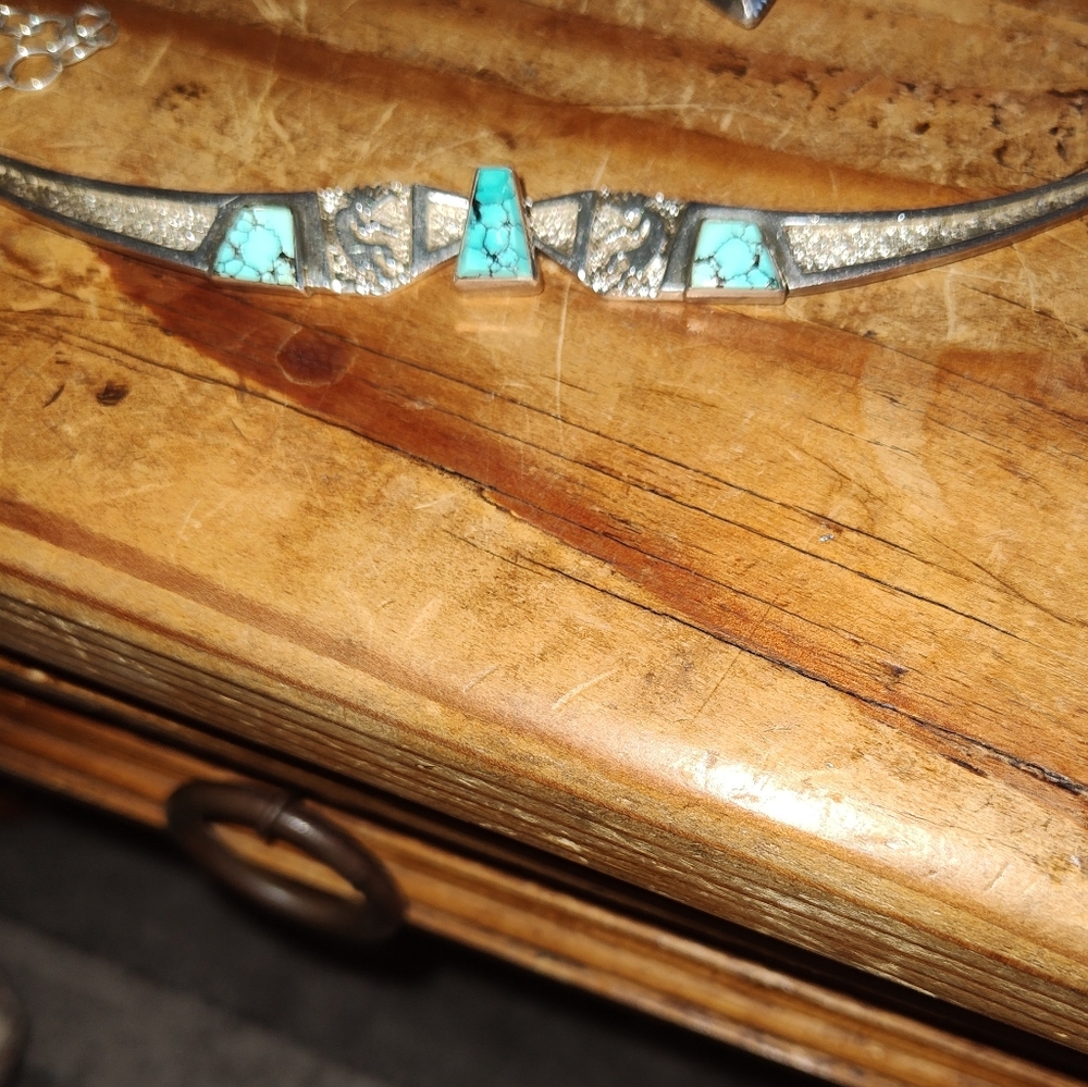 signed Nusie ( Nusie Belon) Native American turquoise necklace. Beautiful stones